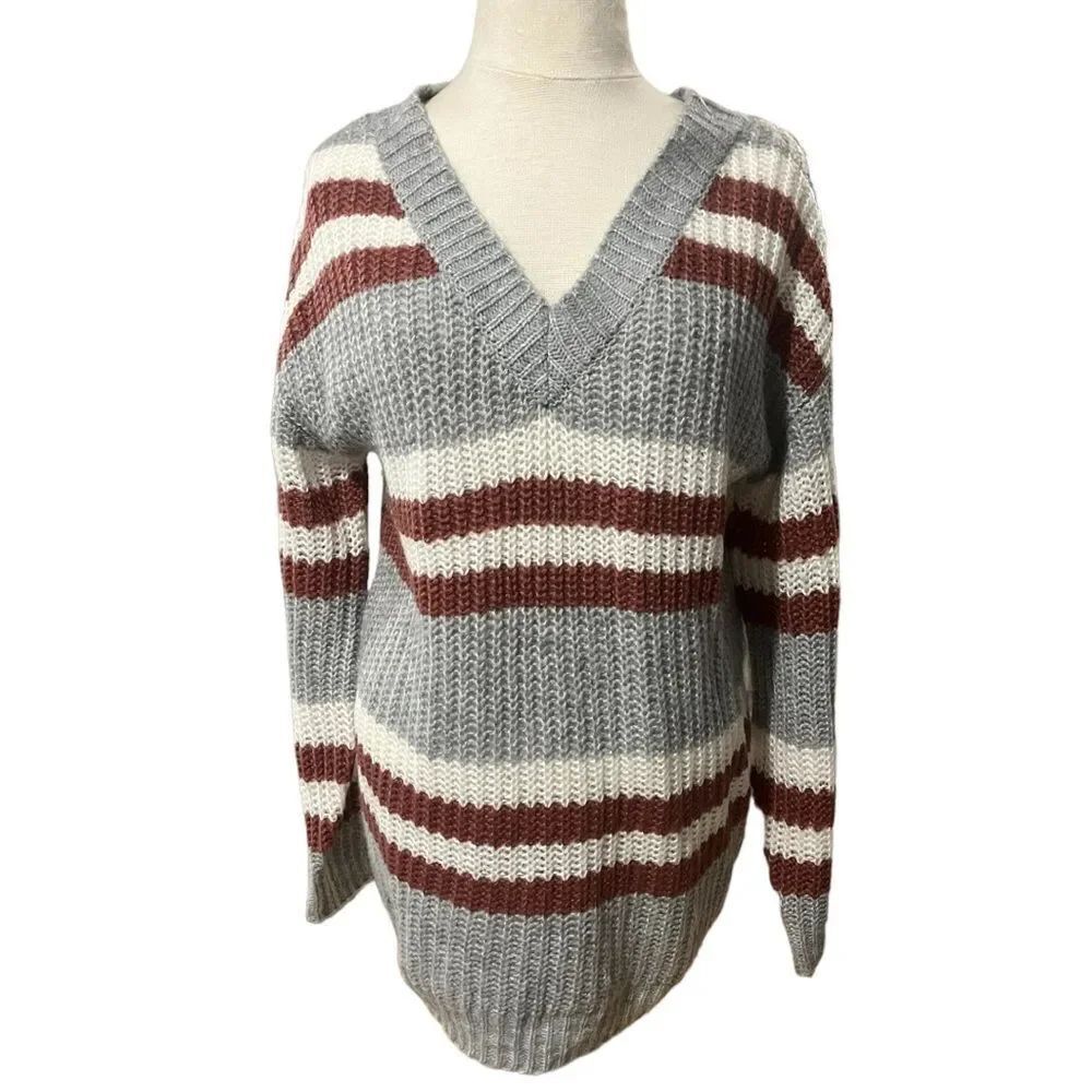 Rue 21 V-Neck Sweater Top Cozy Striped Gray Multi Size Medium NWT